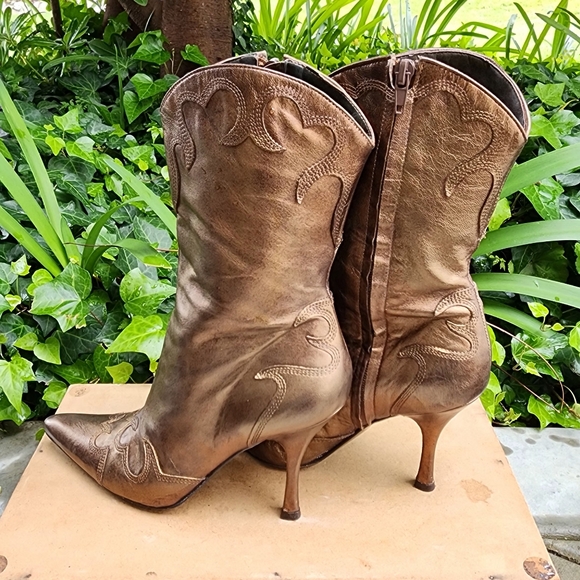 BCBGirls VNTG Western Inspired Bronze Leather Booties - Picture 5 of 14